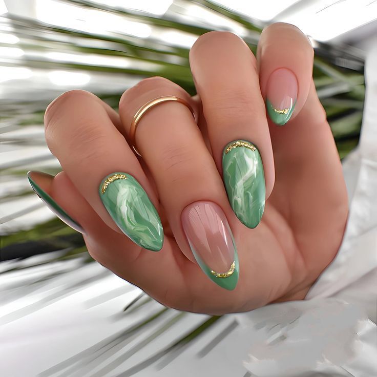 green nails