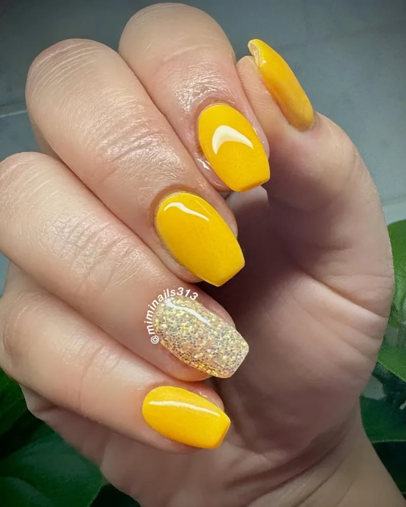 Short Coffin Yellow Glitter Nails