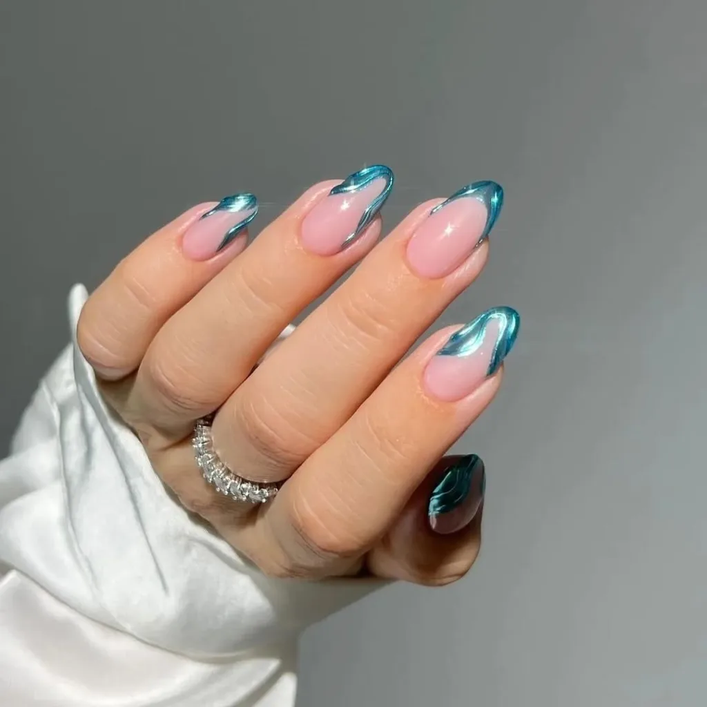 Green Wavy French Tip  Summer Nails