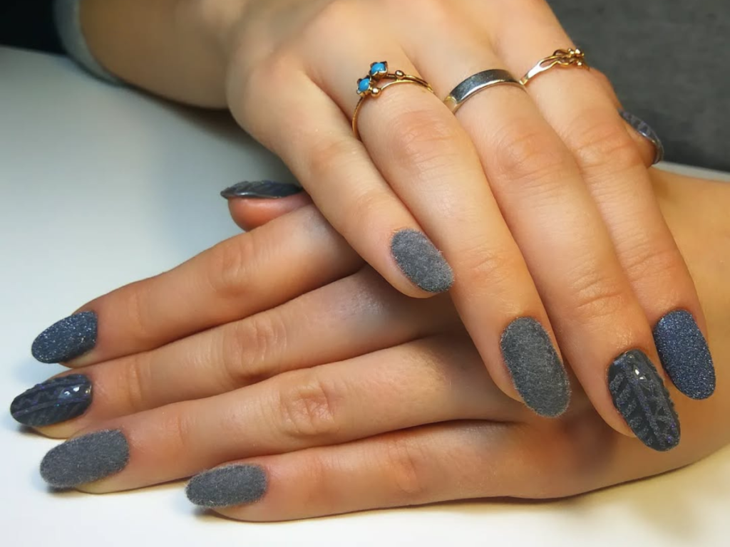 Cozy & Soft Winter-Inspired Furry Nails for a Warm Look
